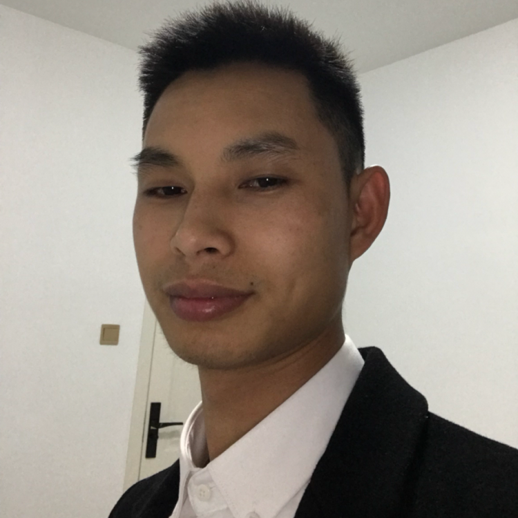 洛尘就感性的照片