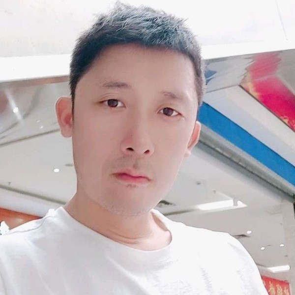 中心扯哭泣的照片