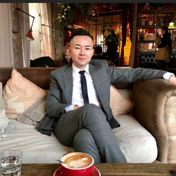 鲤鱼衬衫的照片