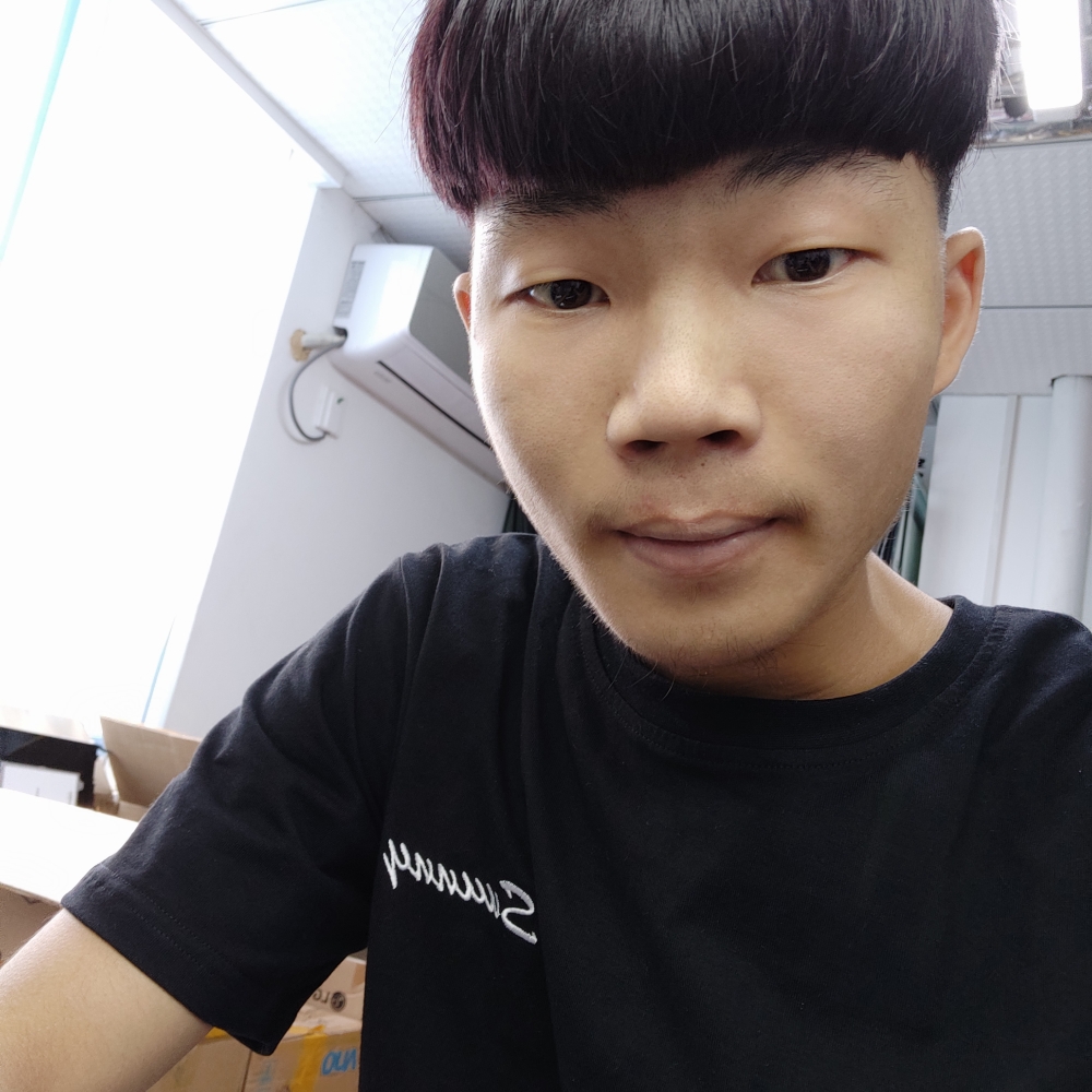 卖烤妖的小男孩的照片