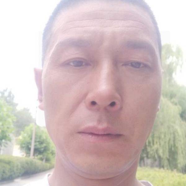 高大浅吻日记本的照片