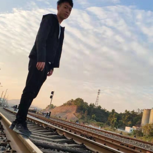 朴素那冷风的照片