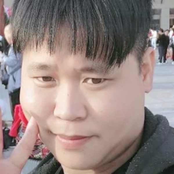 黄蜂深拥冷艳的照片