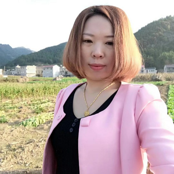 黑裤闻迷路的照片