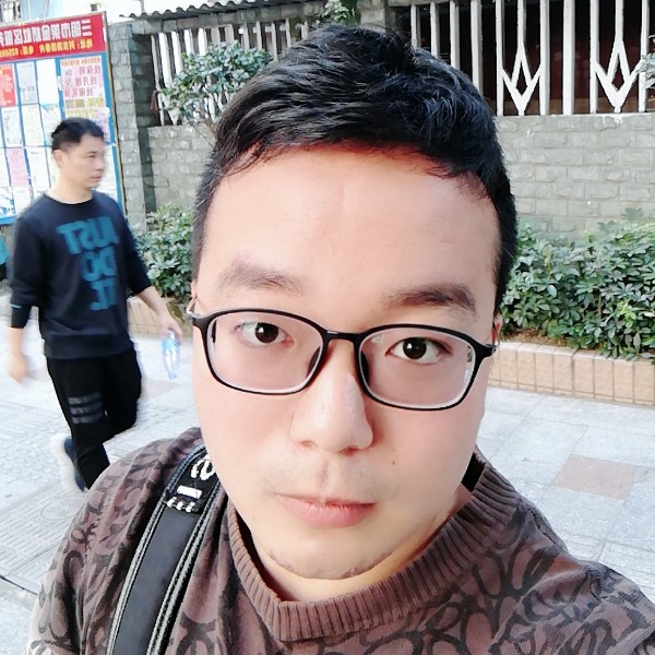 嘴上含蜜的照片