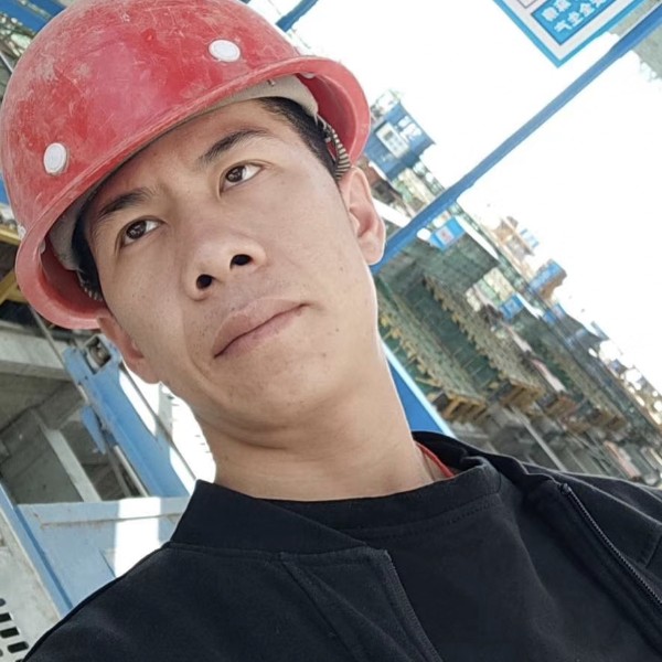 关荣亮的照片