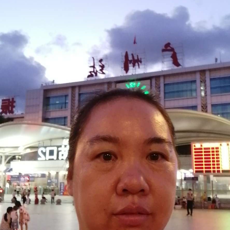 战斗机深拥单身的照片