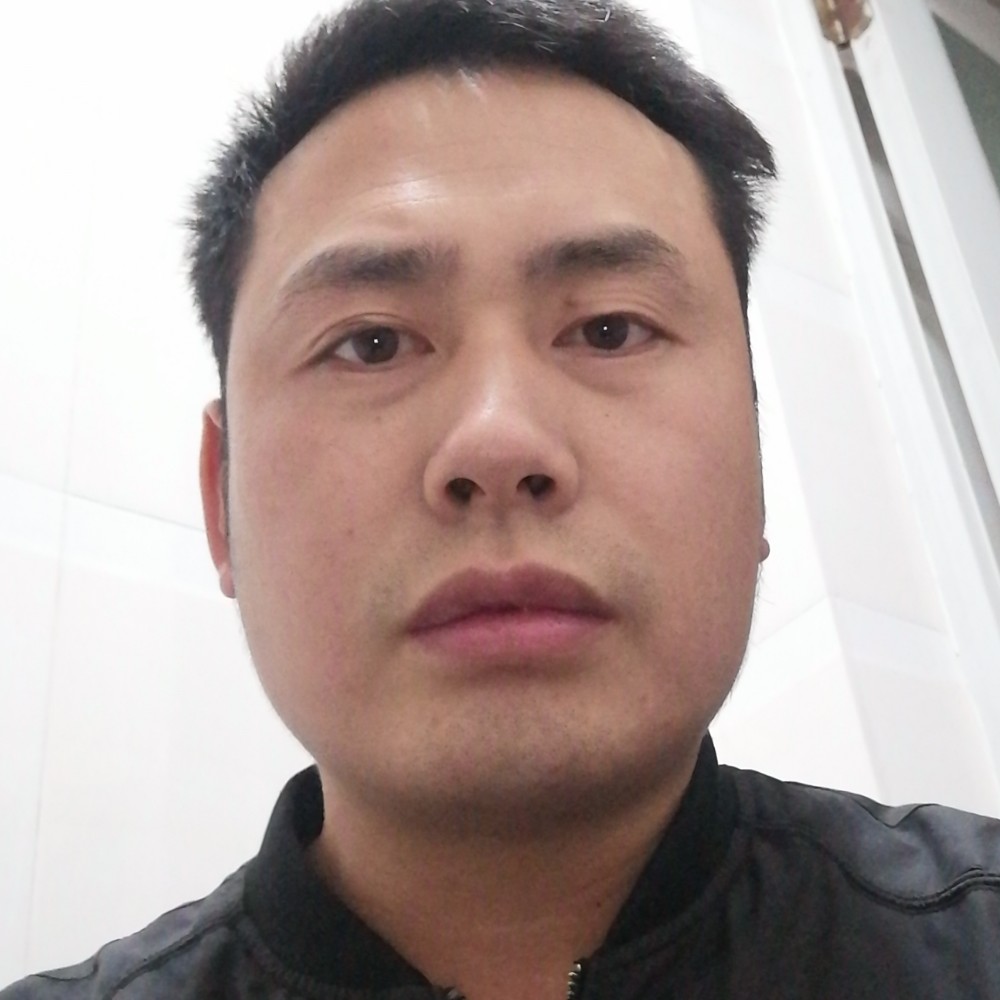 水杯说平淡的照片
