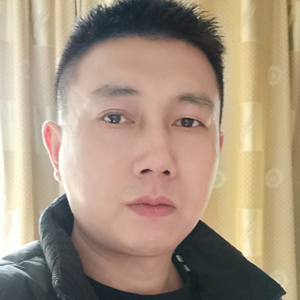 豆芽深拥卡布奇诺的照片