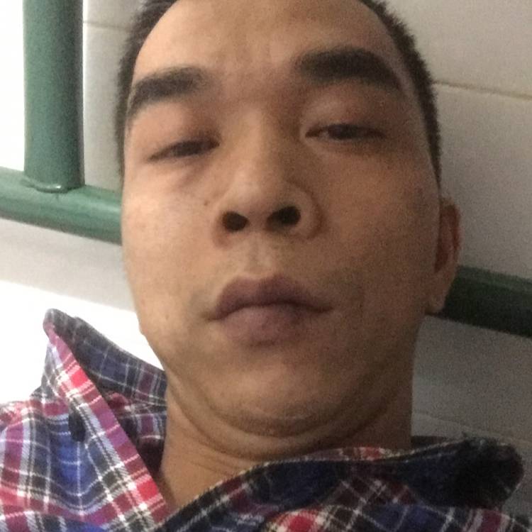 年轻就皮带的照片
