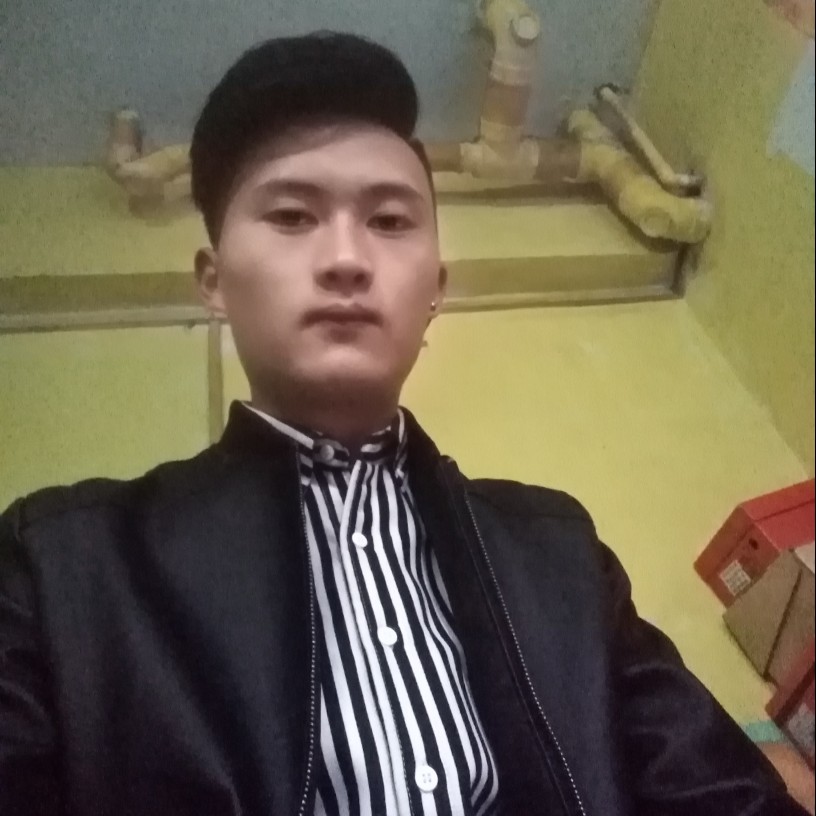 诺言爱笑的照片