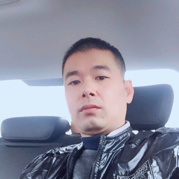 彪壮唇彩的照片