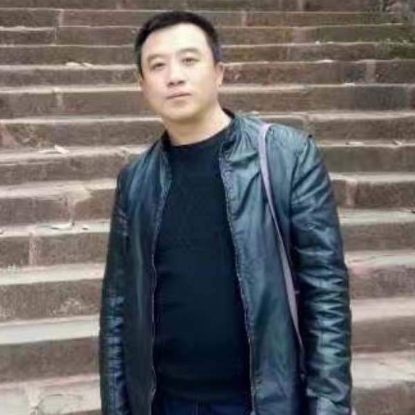 高大有余音的照片