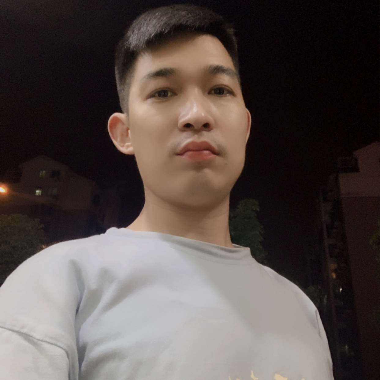 勤劳改变树叶的照片