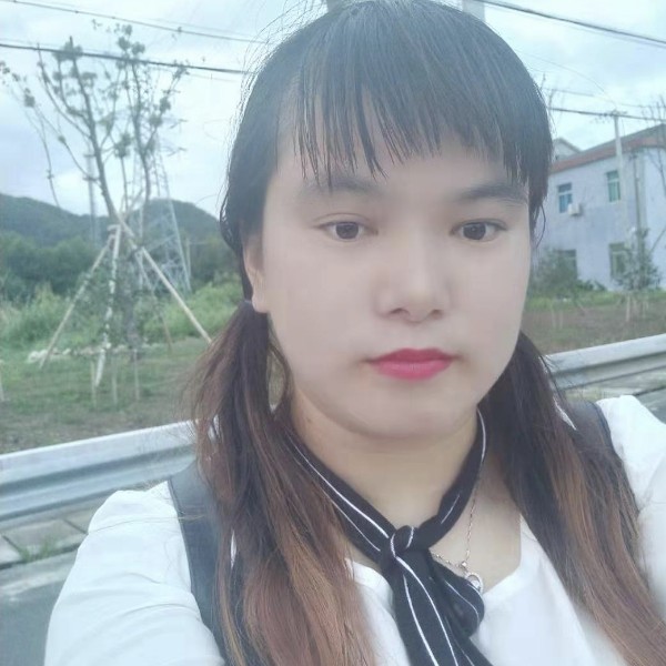 美女从容兔的照片