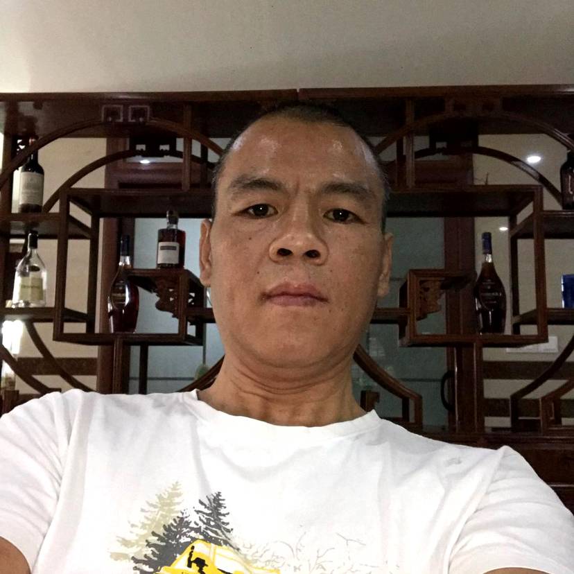 清脆蹁跹蜗牛的照片