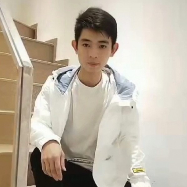 机灵方醉月的照片