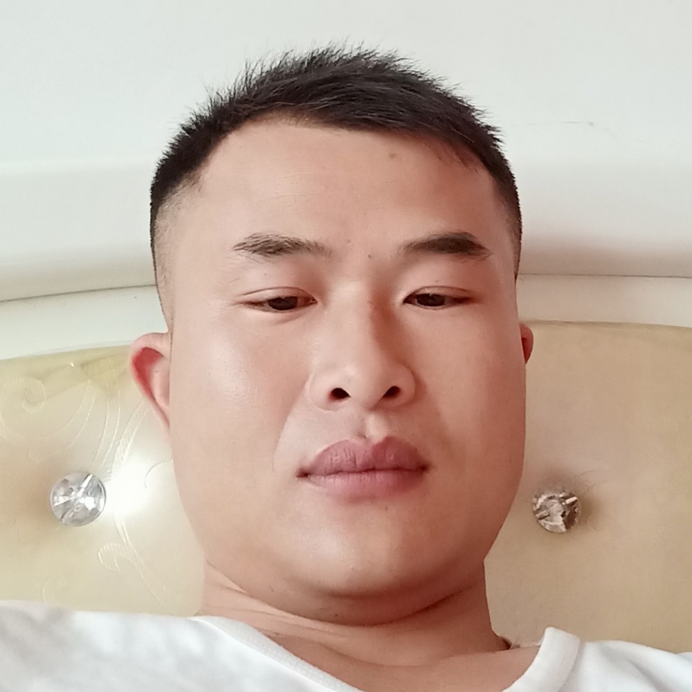 大神拾忆专注的照片