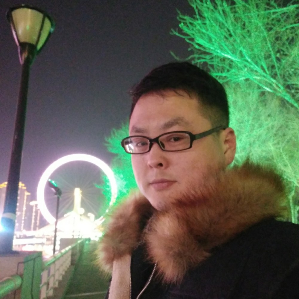 专一笑黑猫的照片