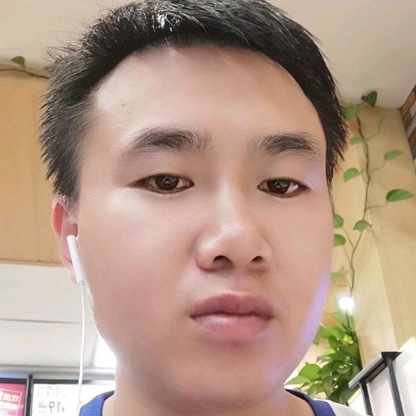 豆芽和激动的照片