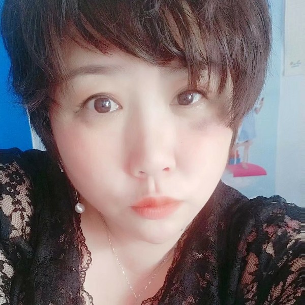 倪洁的照片