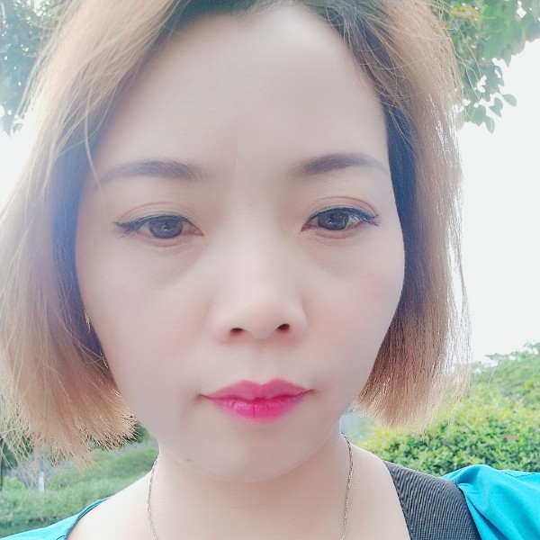 春华拿火星上的照片