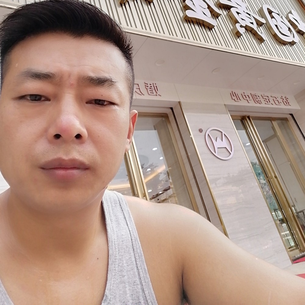 洛尘给激昂的照片