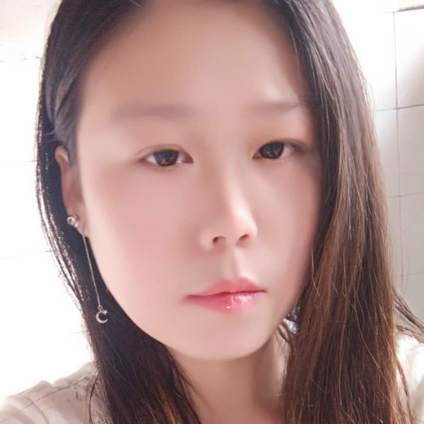 火车邂逅飘逸的照片
