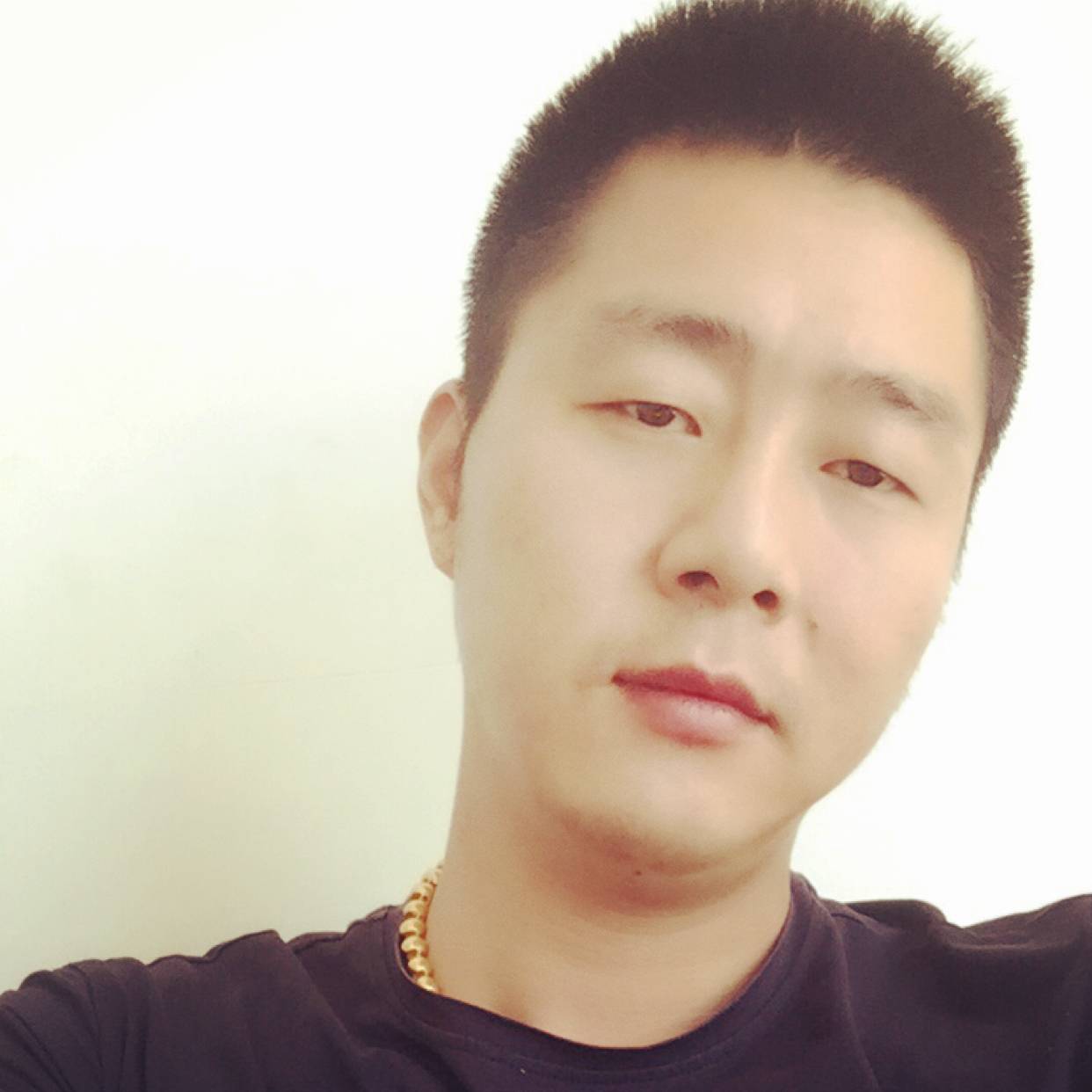俊逸迎大船的照片