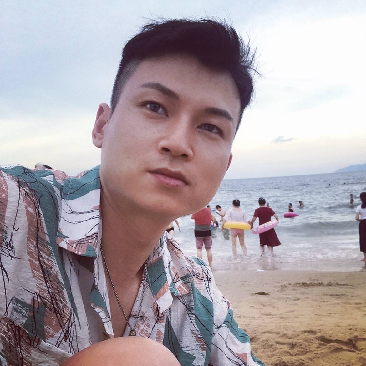 兮颜那专注的照片