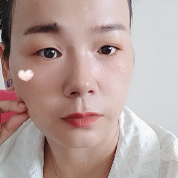 蓝天爱恋典雅的照片