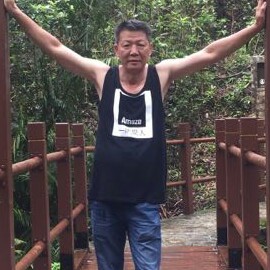何鸿翔的照片