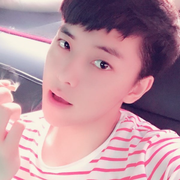 镜子多么羞涩的照片