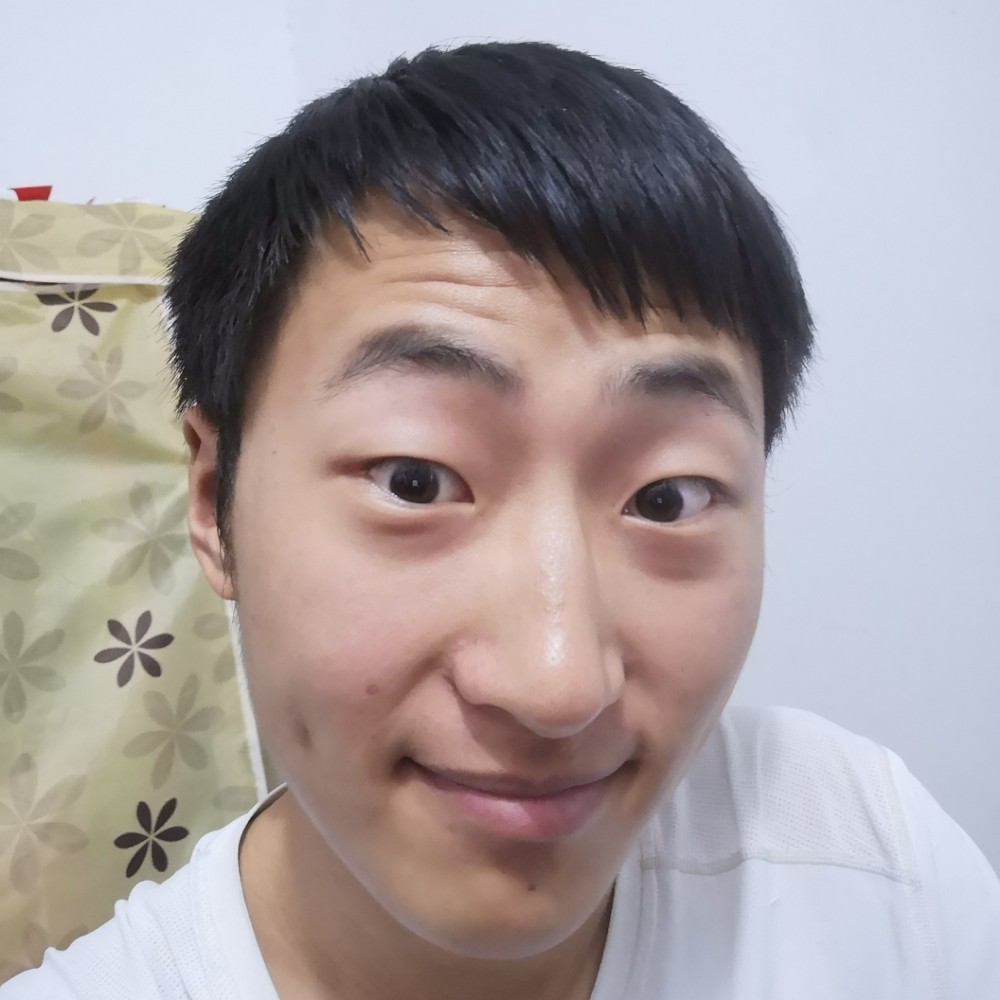 眼神孤独的照片
