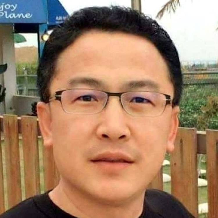 王新疆的照片