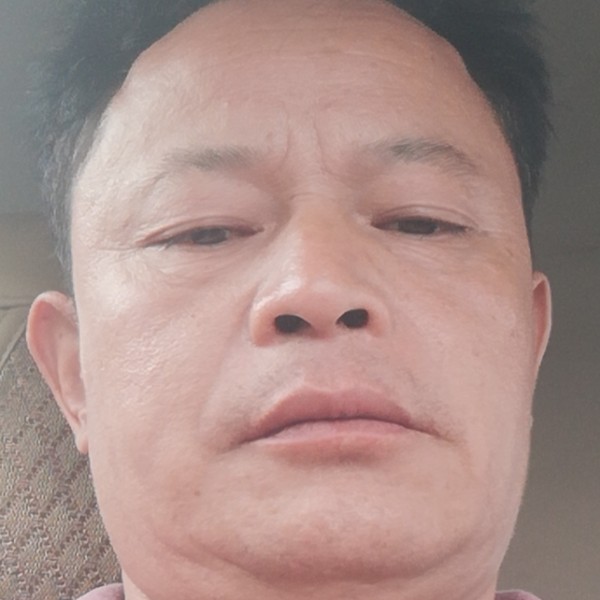 果汁蹙眉认真的照片