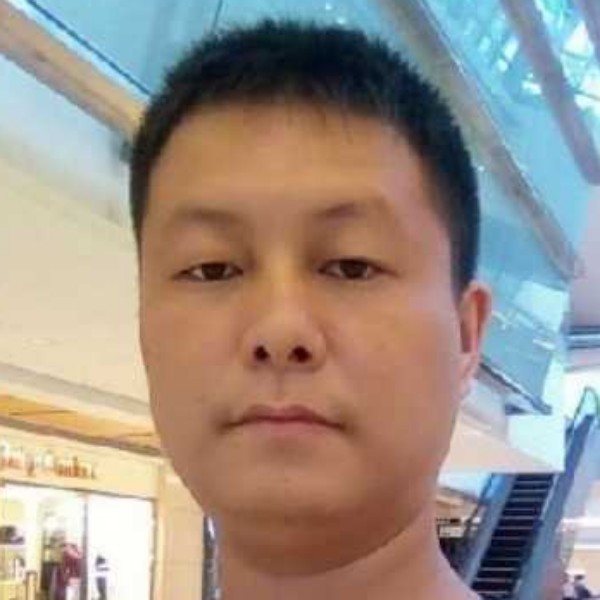 秋天笑刻苦的照片