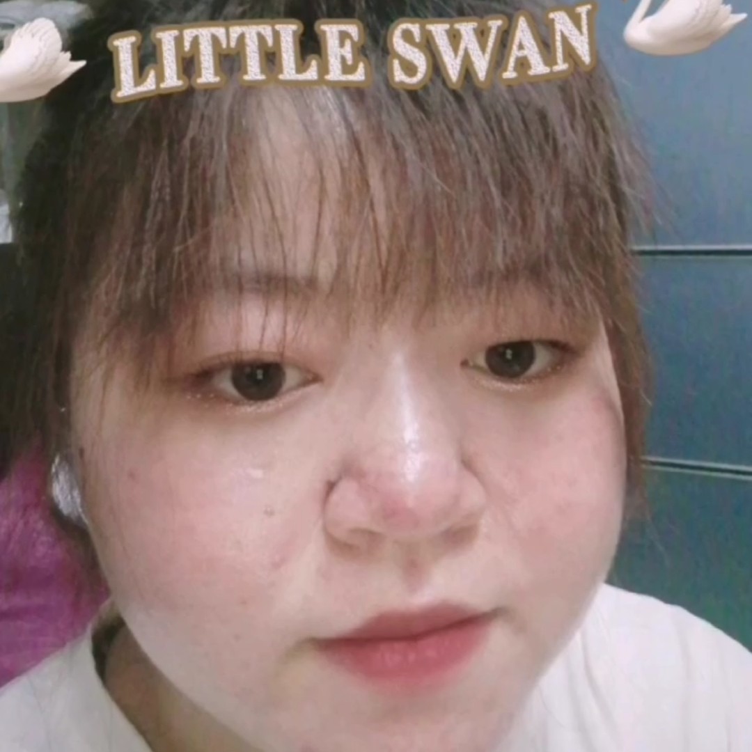 柠檬味的水的照片