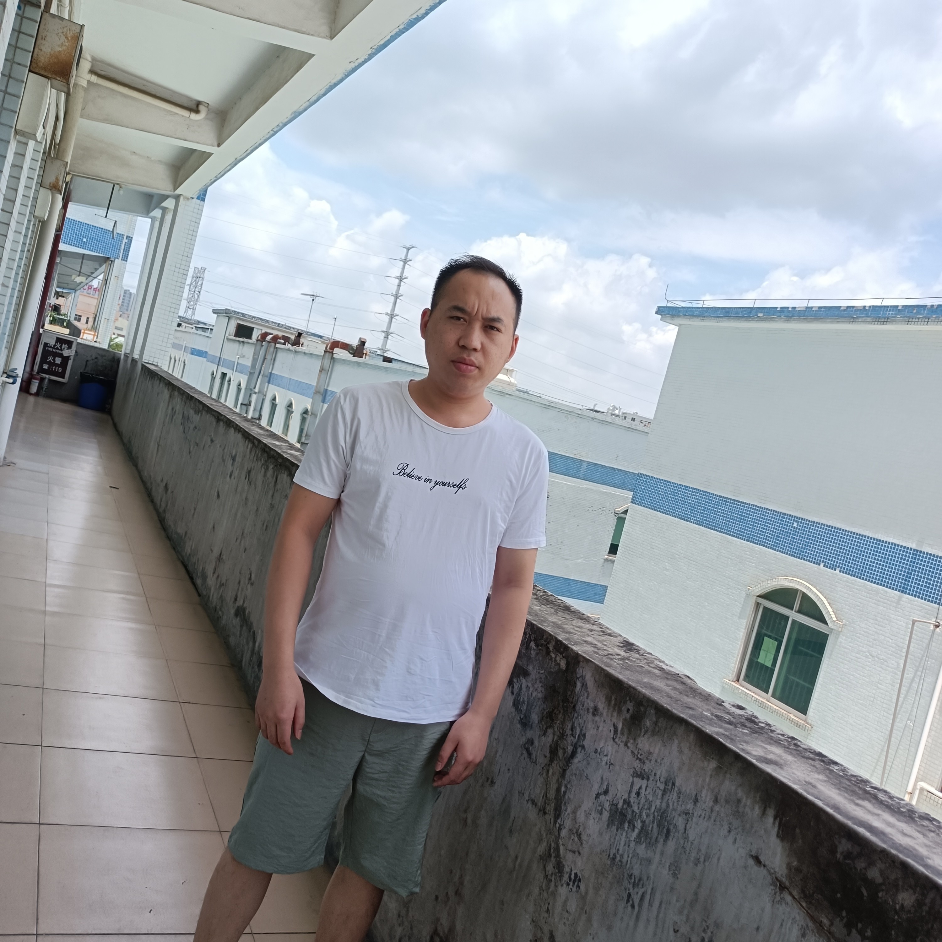 自行车回首单纯的照片