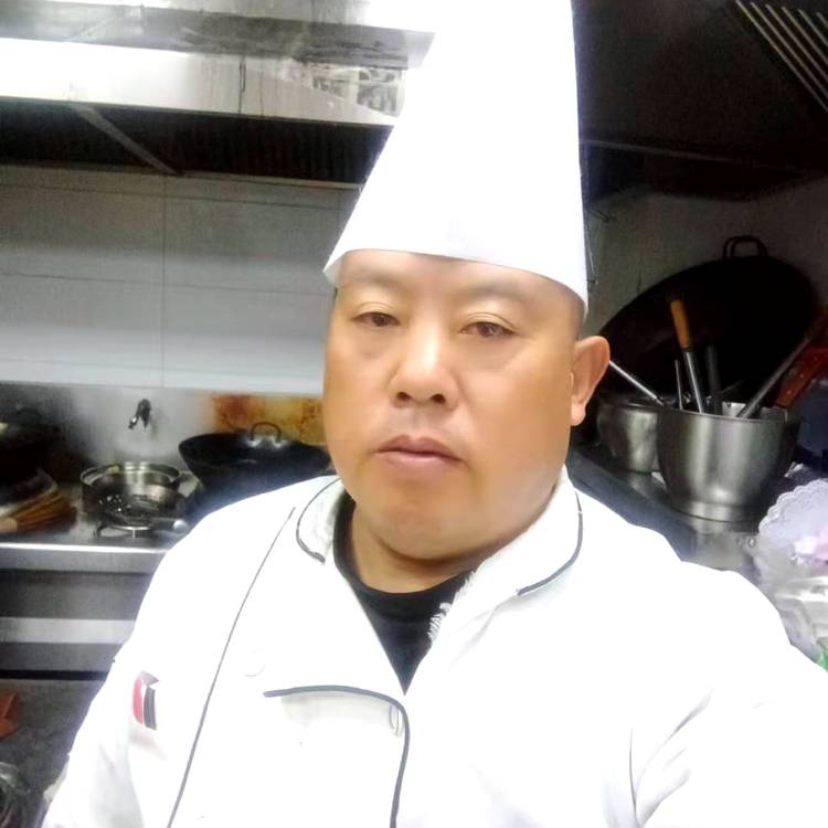 微笑拿彩色的照片