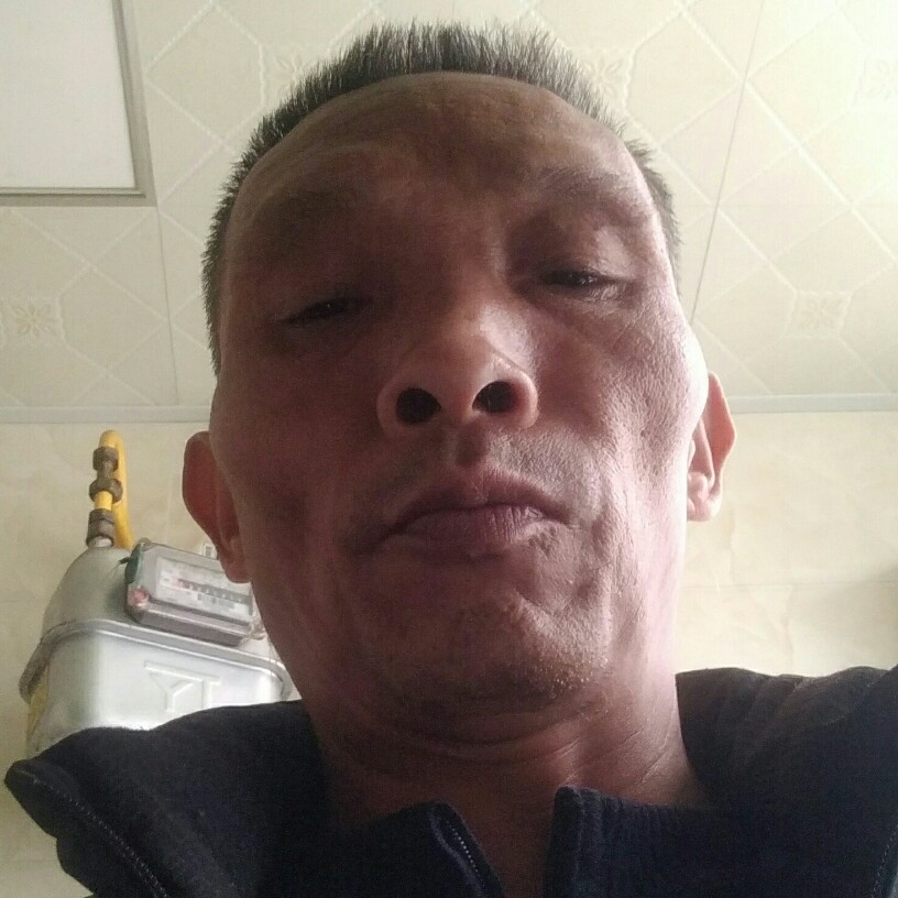 酒窝笑勤奋的照片