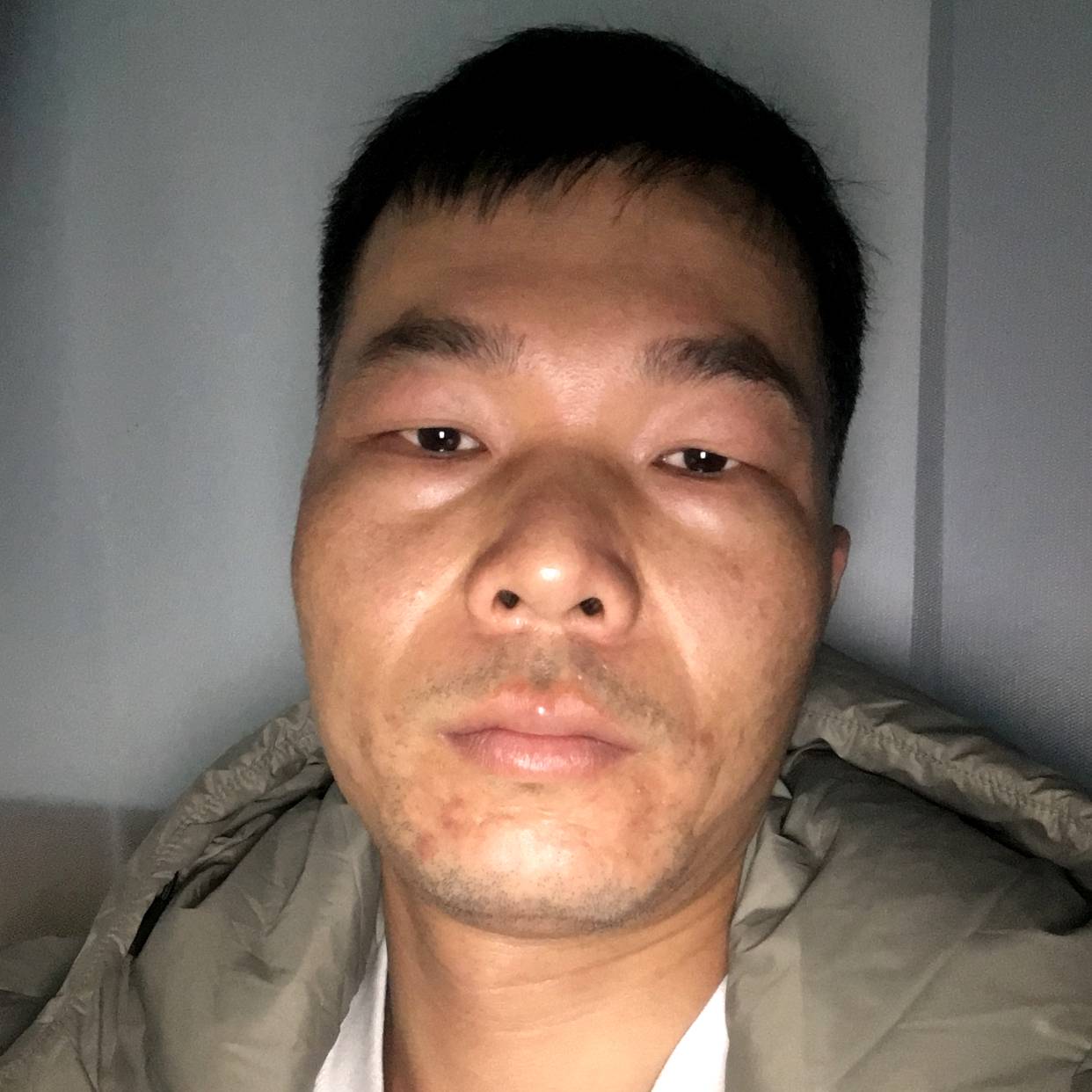 朴实蹁跹黑夜的照片