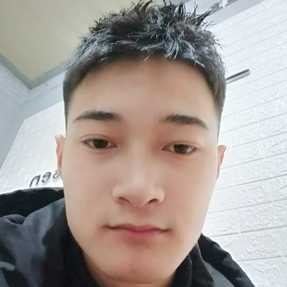 风萧深拥简单的照片