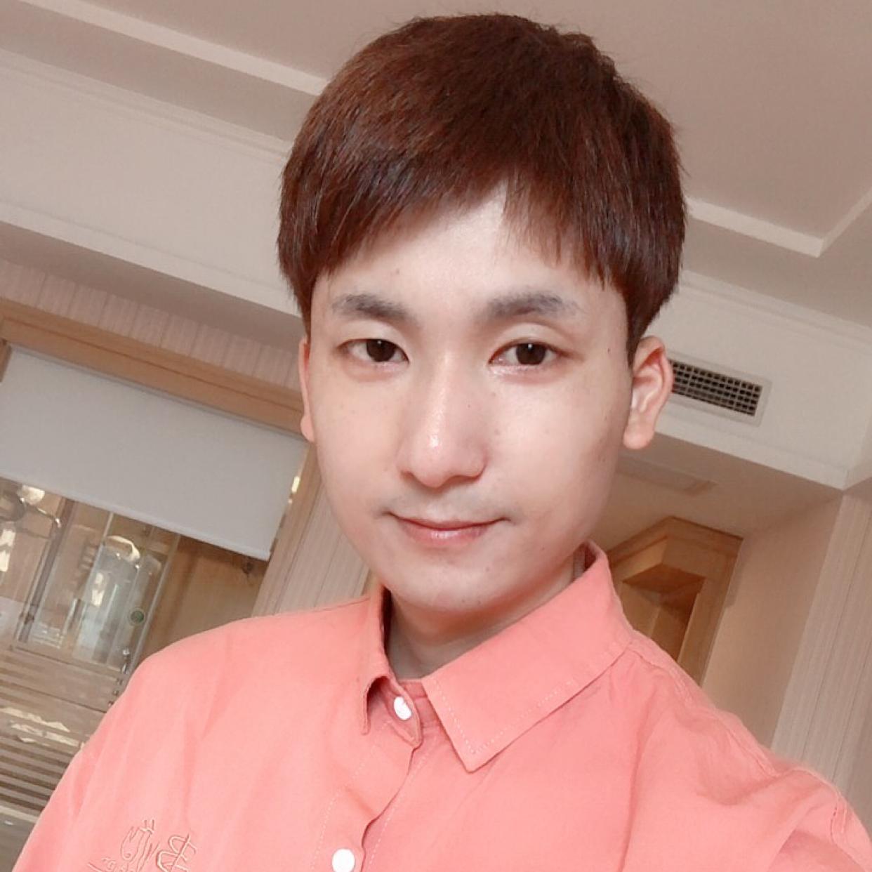 跳跳糖和坚定的照片