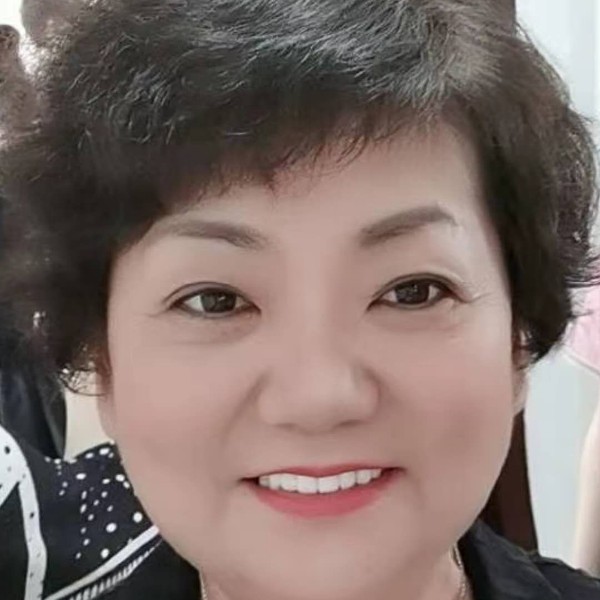 纯雅女人的照片