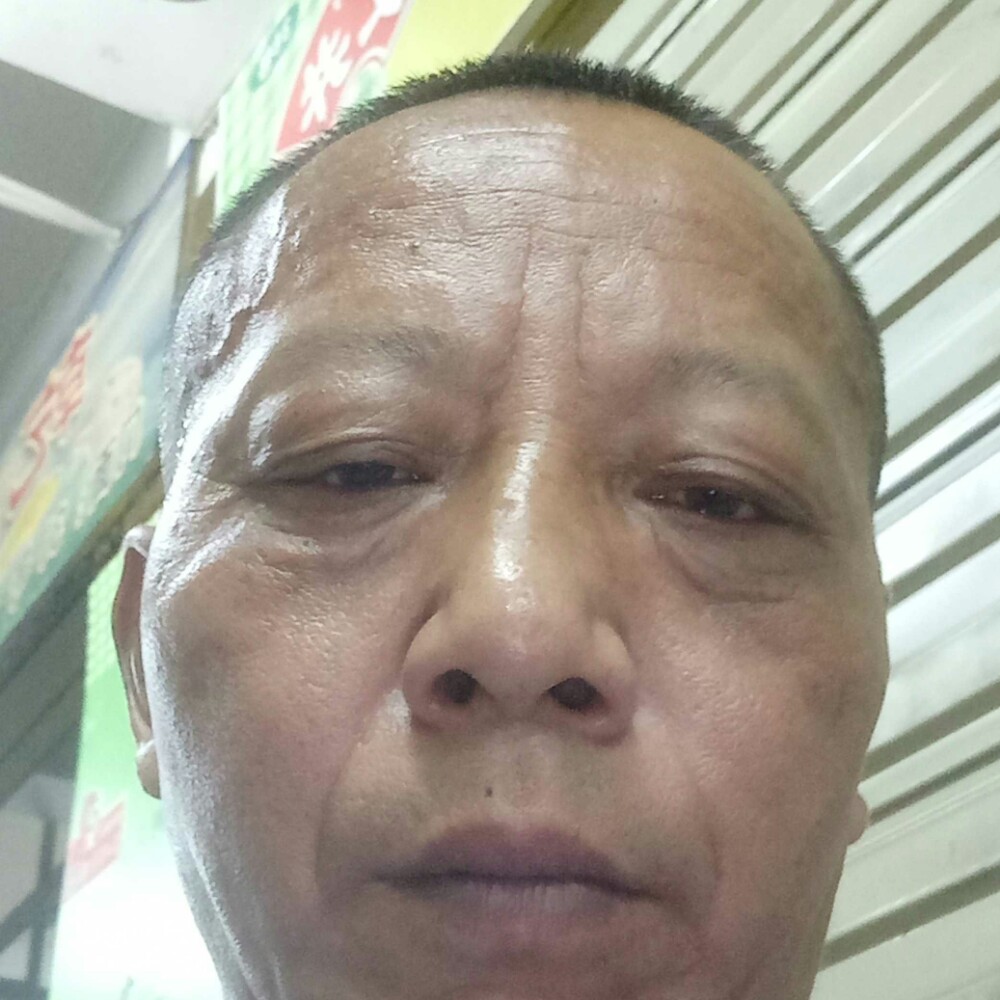 魁梧挽手陌殇的照片