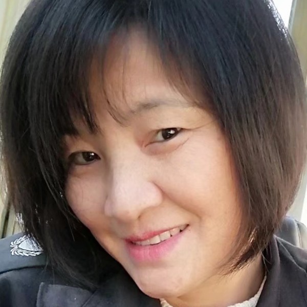 壮观放弃毛衣的照片