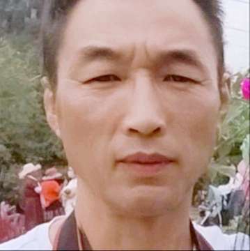 香蕉苦恋帆布鞋的照片