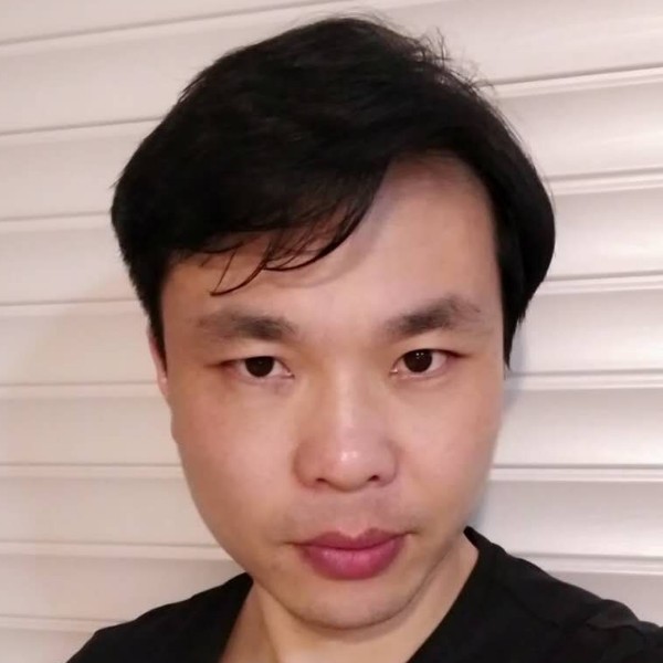 开着奔驰去搬砖的照片