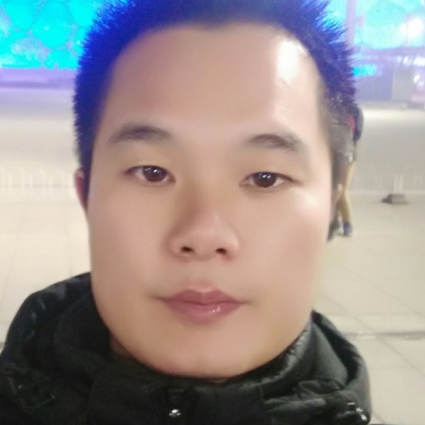崴侯的照片